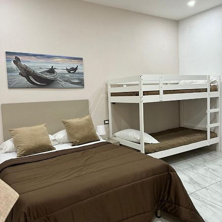 Toledo Terminal Center Apartment Naples Luaran gambar