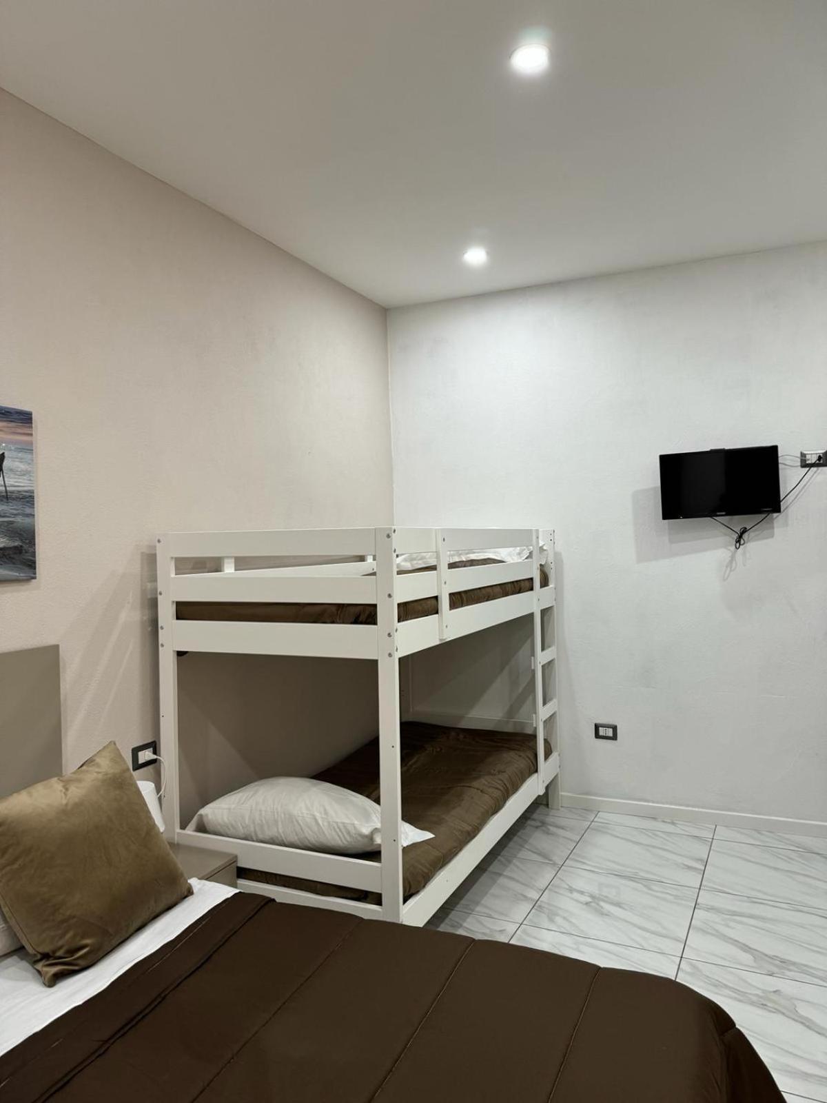 Toledo Terminal Center Apartment Naples Luaran gambar