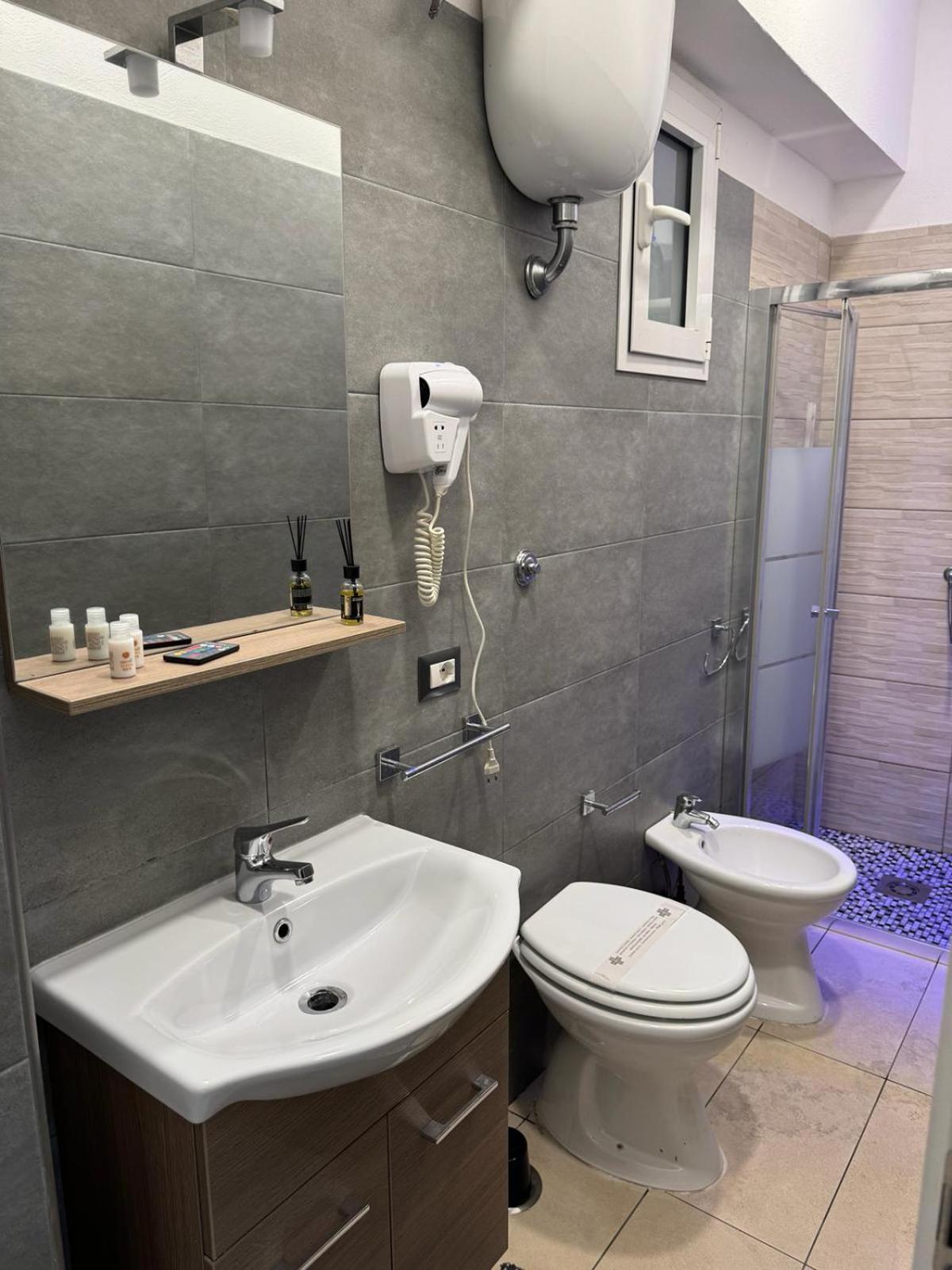 Toledo Terminal Center Apartment Naples Luaran gambar